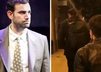 Μαυροφορεμένος και με κατεβασμένο κεφάλι, ο Πατρινός Ν. Πολυδερόπουλος επέστρεψε στο θέατρο λίγες μέρες μετά το θάνατο του αδερφού του