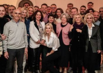 ΣΥΡΙΖΑ: Όλα όσα έγιναν στο αρχοντικό του Στέφανου Κασσελάκη στις Σπέτσες – Ικανοποίηση και επανεκκίνηση