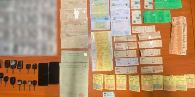 Εξαρθρώθηκε εγκληματική οργάνωση που έβρισκε αυτοκίνητα για δουλεμπόρους – Τα μέλη της παρέδιδαν οχήματα σε συνεργούς τους σε Αχαΐα & Δυτική Ελλάδα