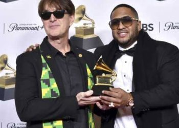 Ο Ελληνας που βραβεύτηκε στα Grammy και αφιέρωσε το βραβείο στη μητέρα του στον Πύργο Ηλείας