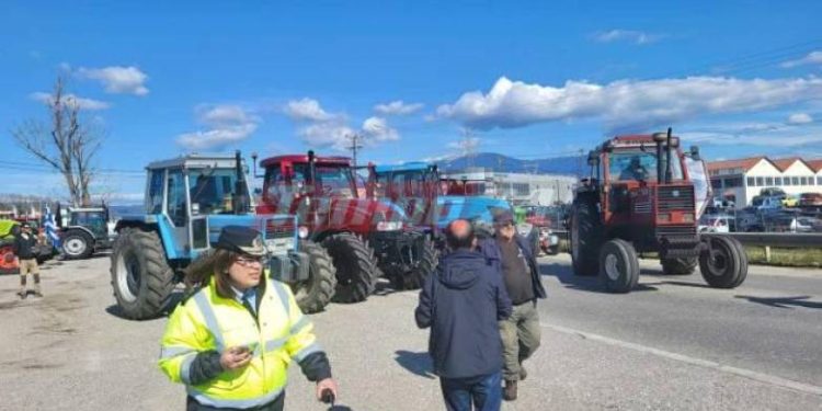 Νέο μπλόκο αγροτών στο Αγρίνιο (ΦΩΤΟ-ΒΙΝΤΕΟ)