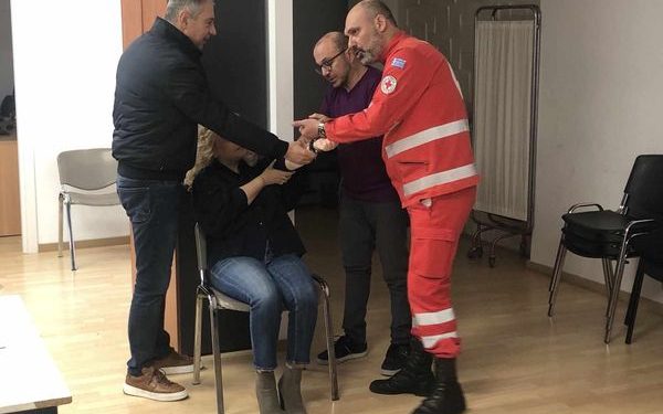 Εκπαίδευση των υπαλλήλων της 6ης ΥΠΕ στις Πρώτες Βοήθειες – Θα συνεχιστούν οι δράσεις σε συνεργασία με τον ΕΕΣ Πάτρας