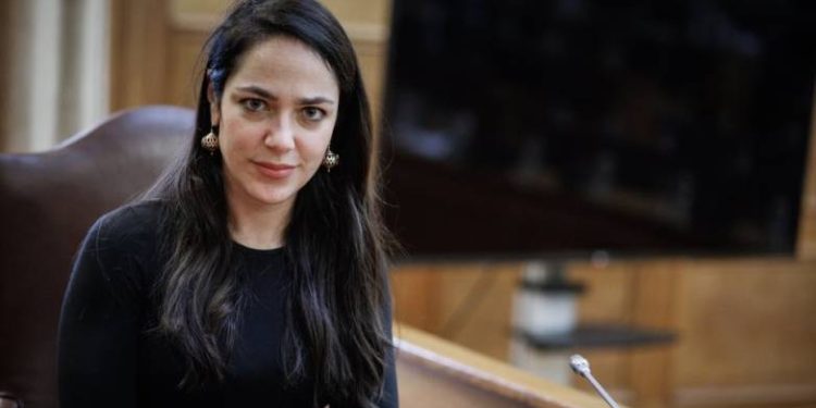 Δόμνα Μιχαηλίδου: «Αυξάνεται το επίδομα ανεργίας ανάλογα με τις εισφορές του εργαζομένου»