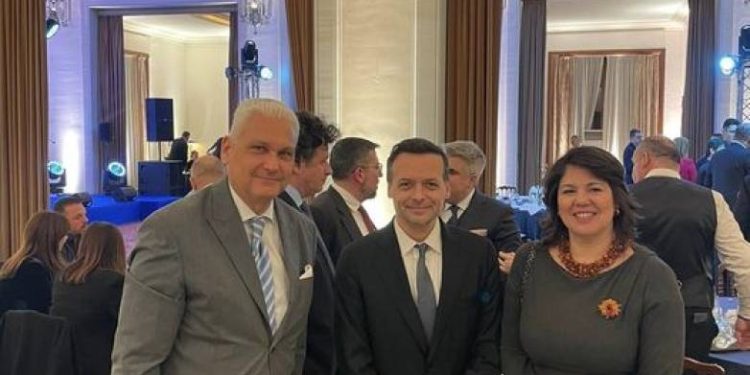 Διαδοχικές πολιτικές συναντήσεις του Φωκίωνα Ζαΐμη σε Ελλάδα και εξωτερικό