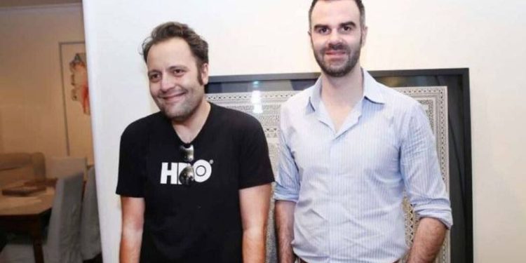Ο Αύγουστος Κορτώ παντρεύεται τον σύντροφό του – Η αναγγελία του γάμου τους