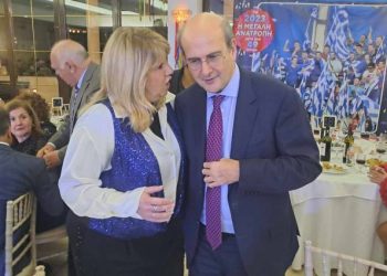 Στη χοροεσπερίδα της ΔΕΕΠ Αχαΐας της Νέας Δημοκρατίας στο κέντρο «Συμπόσιο» έδωσε «παρών» την Τσικνοπέμπτη η Αννα Μαστοράκου