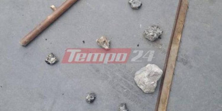 Απίστευτο περιστατικό σε χωριό της Δυτ. Αχαΐας: Επίθεση με ξύλα και πέτρες σε επιχείρηση στην Πατρών – Πύργου! ΒΙΝΤΕΟ, ΦΩΤΟ