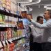 Αιφνιδιαστική επίσκεψη Μητσοτάκη σε σούπερ μάρκετ για τον έλεγχο των τιμών