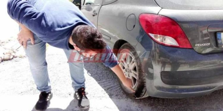 Πάτρα – ΦΩΤΟΓΡΑΦΙΕΣ: Αυτοκίνητο πάτησε “γυμνό” καλώδιο υψηλής τάσης και έγινε… έκρηξη – ΦΩΤΟ