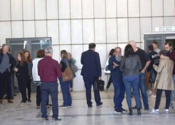 Δίκη για το Μάτι: Μάχη με τον χρόνο για να μην παραγραφούν τα αδικήματα – Απηλλάγη από τα καθήκοντά της η Πρόεδρος για την καθαρογραφή της απόφασης