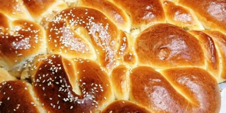 Ατομικά φουσκωτά τσουρέκια σοκολάτας
