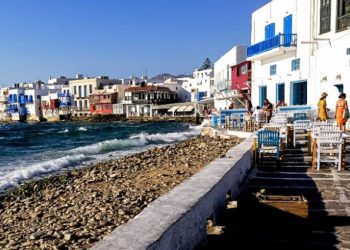 Γνωστός καλλιτέχνης και συνεταίροι του κατηγορούνται για φοροδιαφυγή άνω του €1 εκατ. στην εταιρεία τους σε νησί