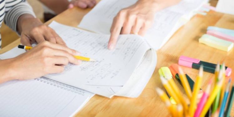 Ζητείται καθηγητής/α, φοιτητής/α να αναλάβει μαθητή Β’ λυκείου και προετοιμασία για Γ’ Λυκείου