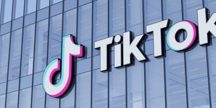 Εγκρίθηκε με συντριπτική πλειοψηφία νομοσχέδιο που απαγορεύει το TikTok στις ΗΠΑ