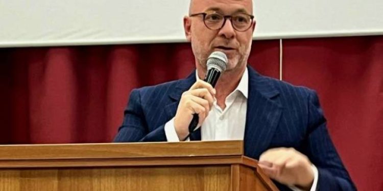 Ο Τάκης Παπαδόπουλος στο ΕΠΑΛ Κάτω Αχαΐας για την “Ημέρα της Ευρώπης”