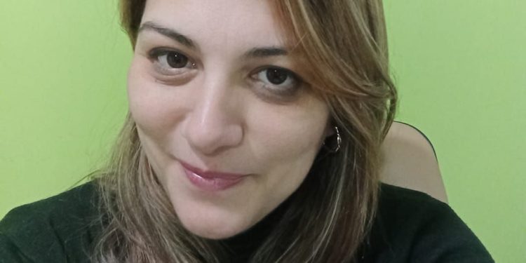 Ροδία Κ. Καραμπελιά: “Είμαι τυχερή γιατί μεγάλωσα και μεγαλώνω μέσα σε μια δεμένη οικογένεια”