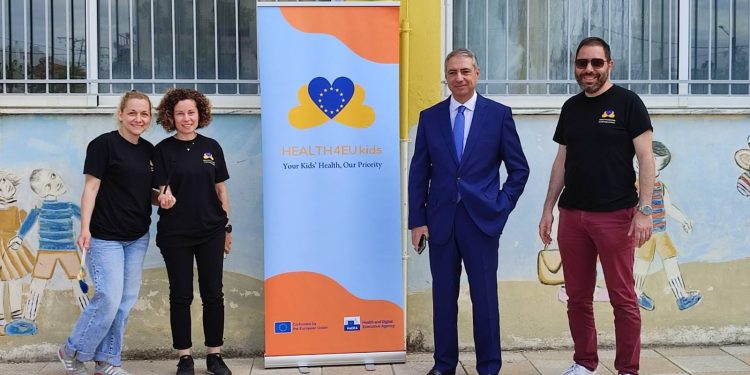 6η ΥΠΕ – Health4EUkids: Μαθητές ζωγράφισαν επιτραπέζια παιχνίδια στο προαύλιο του σχολείου τους!