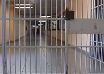 Πάτρα: Στη φυλακή μετά την απολογία τους τα αρχηγικά μέλη της σπείρας που διακινούσε ναρκωτικά σε σχολεία – Ελεύθεροι οι ανήλικοι μαθητές