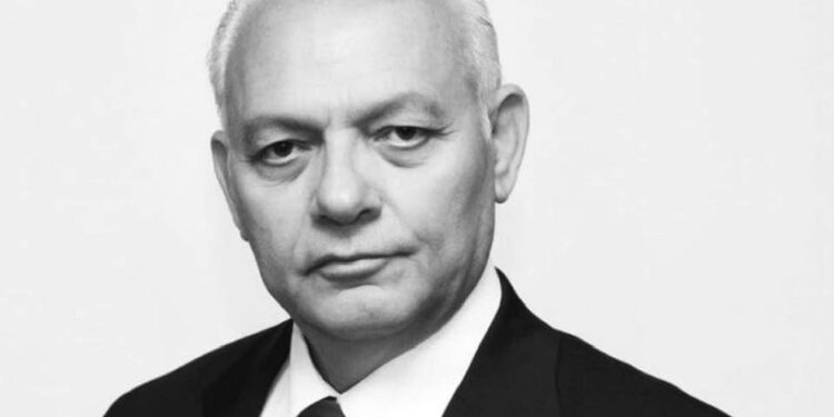 O αναπληρωτής περιφερειάρχης Δυτικής Ελλάδας Χαρ. Μπονάνος αποχαιρετά τον φίλο του Διονύση Γκοτσούλια