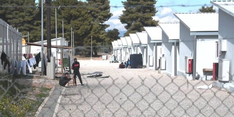 Έγκλημα στη Δομή Φιλοξενίας Ριτσώνας: Σκότωσαν με χαντζάρα 29χρονο!