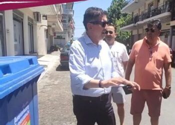 Κάτω Αχαΐα: Τοποθετήθηκαν οι πρώτοι κάδοι απορριμμάτων στη συνοικία των Τσιγγάνων