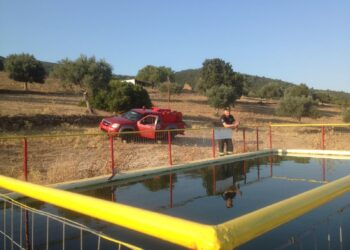 Κρίνος: Εναέρια άντληση νερού από την ανοιχτή δεξαμενή για πυροπροστασία