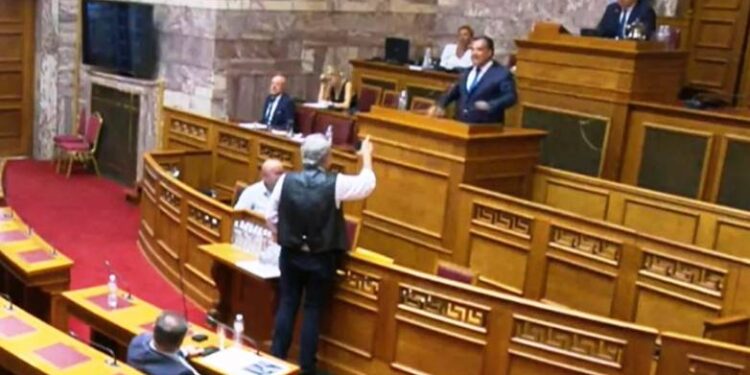 Άγριο επεισόδιο Άδωνι – Πολάκη: «Σε μένα δεν μπορείς να κάνεις αυτά που έκανες στη Συρεγγέλα» – «Μου είπε ουστ, το ακούσατε;» (ΒΙΝΤΕΟ)