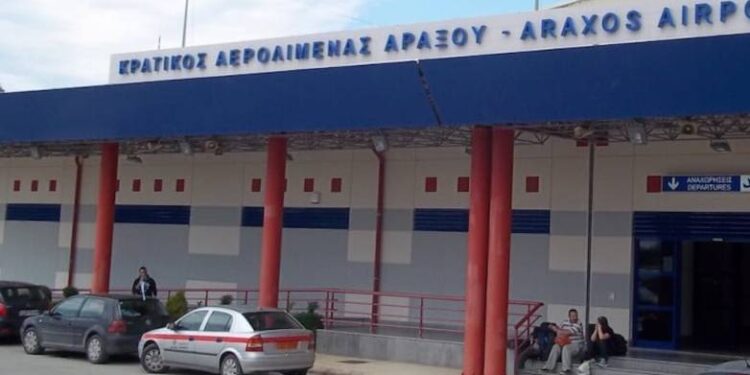 Έπεσε τμήμα της οροφής στο αεροδρόμιο του Αράξου!