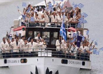 Ολυμπιακοί Αγώνες “Παρίσι 2024”: Έλαμψε η ελληνική αποστολή, η πρώτη που διέσχισε τον Σηκουάνα (ΦΩΤΟ – ΒΙΝΤΕΟ)