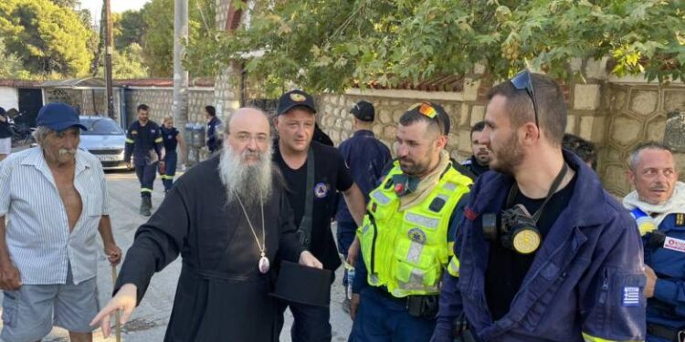 Μητροπολίτης Πατρών: “Μας έσωσε η Γηροκομίτισσα” – Η Θαυματουργή Εικόνα της Παναγίας μεταφέρθηκε σε ασφαλές σημείο