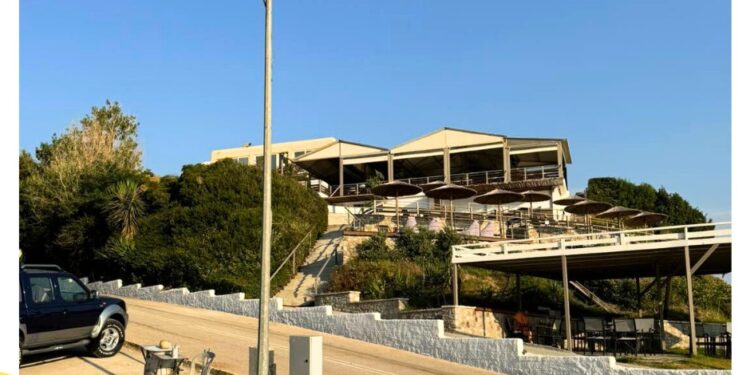 Φωτισμός στην παραλία των Νιφοραιίκων