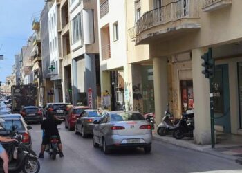 Νέος ΚΟΚ: Σαρωτικές αλλαγές – Βαριές ποινές ακόμα και σε πεζούς – Νέα όρια ταχύτητας – Τι ισχύει για καφέ