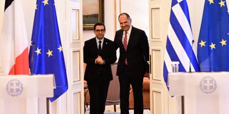 Συνάντηση Γεραπετρίτη με τον Γάλλο ομόλογό του: Στο επίκεντρο η «στροφή» της Γερμανίας στο μεταναστευτικό και οι επιπτώσεις
