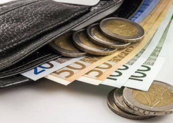 Αυξάνεται στα 250 ευρώ το Ελάχιστο Εγγυημένο Εισόδημα, στα 125 το επίδομα στέγασης – Όλα τα νέα μέτρα στήριξης