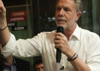 Η ομιλία Γερουλάνου στην Πάτρα με παρουσία έκπληξη του Απόστολου Κατσιφάρα