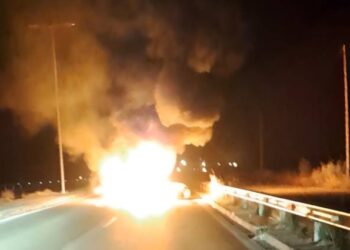 Τραγωδία: Άνδρας απανθρακώθηκε μετά από τροχαίο – ΒΙΝΤΕΟ