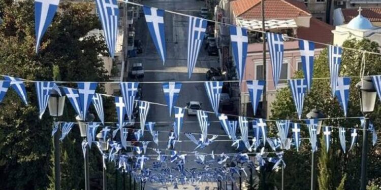Πάτρα: Στα γαλανόλευκα οι σκάλες της Αγίου Νικολάου!