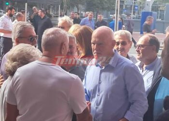 Εκλογές ΠΑΣΟΚ: Στην Πάτρα ψήφισε ο Γιώργος Παπανδρέου