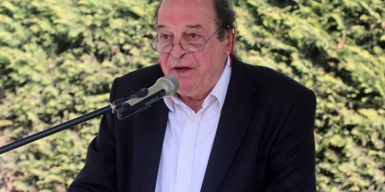 Μανούσος Μανουσάκης: “Έφυγε” από τη ζωή σε ηλικία 74 ετών