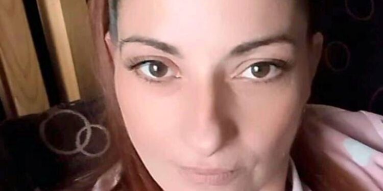 Γυναικοκτονία: Σήμερα το πρωί στο Δοκίμι Αγρινίου η κηδεία της αδικοχαμένης Δώρας