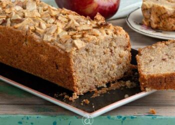 Εύκολο κέικ μήλου νηστίσιμο από την Αργυρώ