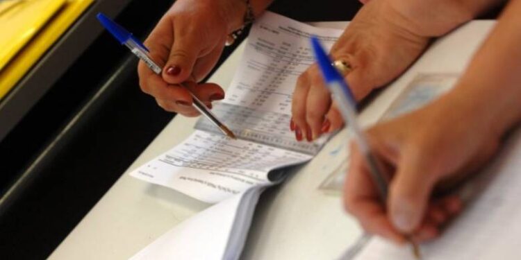 Ξεκίνησε η εκκαθάριση των εκλογικών καταλόγων – Ποιοι διαγράφονται