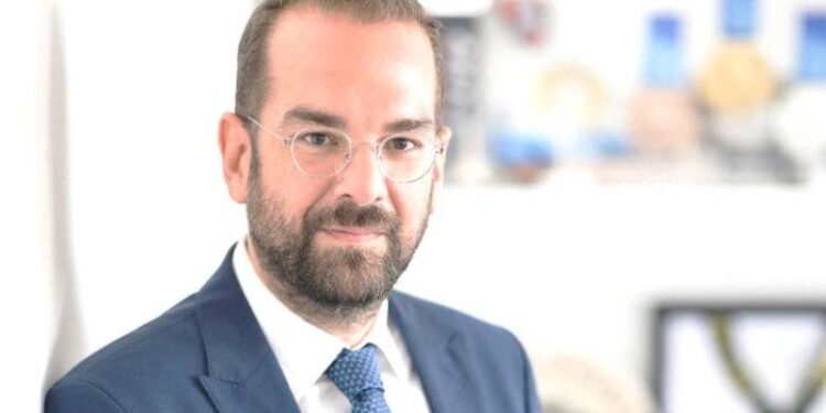 Ν. Φαρμάκης: «Ο νέος χρόνος ας ρίξει περισσότερο φως στον κόσμο μας» (ΒΙΝΤΕΟ)