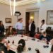 Ζεστή γιορτινή φιλοξενία για τα παιδιά του Σκαγιοπουλείου από τον Πρωθυπουργό! ΦΩΤΟΓΡΑΦΙΕΣ