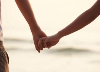 Χαμός στη Λάρισα: Ο νονός “το έσκασε” με την κουμπάρα από την Κάτω Αχαΐα