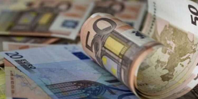 e-ΕΦΚΑ: Σήμερα η εφάπαξ οικονομική ενίσχυση σε συνταξιούχους και το επίδομα αλληλεγγύης σε ευάλωτους