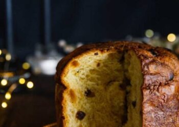 Panettone, το αφράτο ιταλικό χριστουγεννιάτικο μπριός