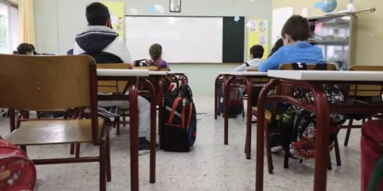 Μαθήματα τέλος από σήμερα – Ξεκινούν οι διακοπές των Χριστουγέννων για τους μαθητές