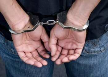 Σύλληψη άνδρα για απάτη και κλοπές στη Δυτική Αχαΐα