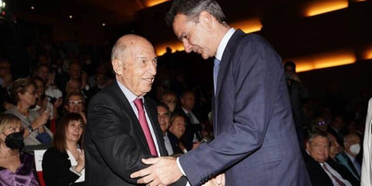 Κυριάκος Μητσοτάκης: «Αποχαιρετώ έναν άξιο και ευγενή πολιτικό αντίπαλο»